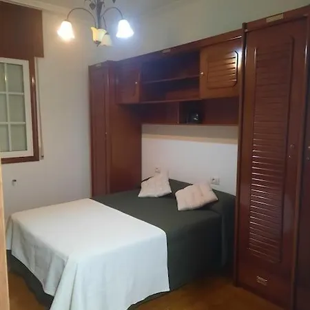 Fogar Dos Petellos, Mondariz. * Мондарис