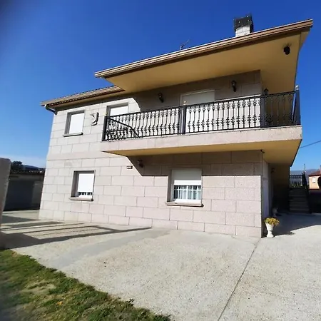 Fogar Dos Petellos, Mondariz. Дом отдыха *