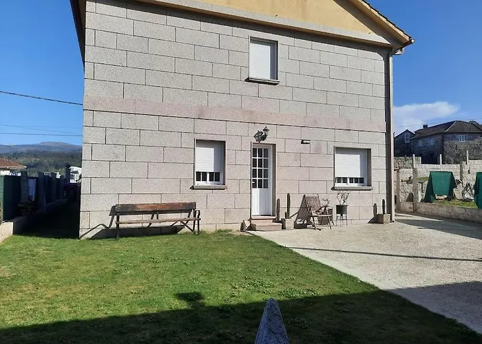 Fogar Dos Petellos, Mondariz.